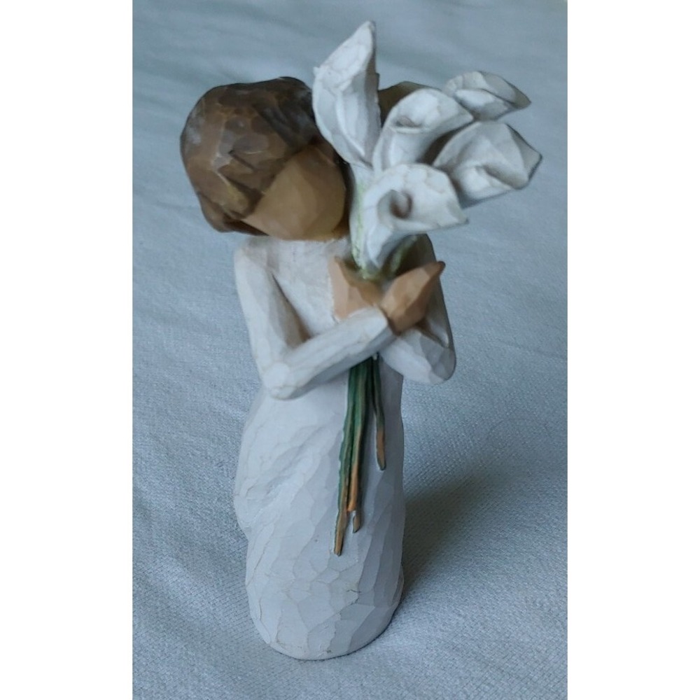 Willow Tree Beautiful Wishes Figurine Girl W/Flowers 2010 Susan Lordi